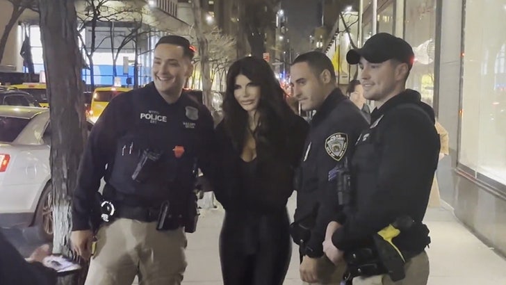Teresa Giudice a Huge Hit With NYPD, Poses For Photographs with Officers