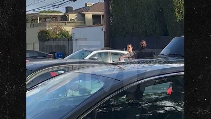 Kanye West Directs Paparazzi The best way to {Photograph} Him and Bianca Censori