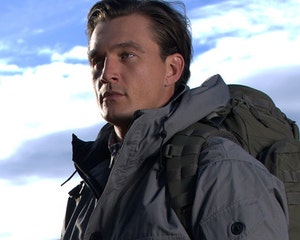 Tyler Cameron Shares Remaining Textual content Message With His Mother on the Anniversary of Her Dying