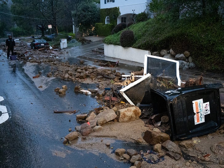 Los Angeles Rain Causes Flash Flooding, Harm All through Metropolis