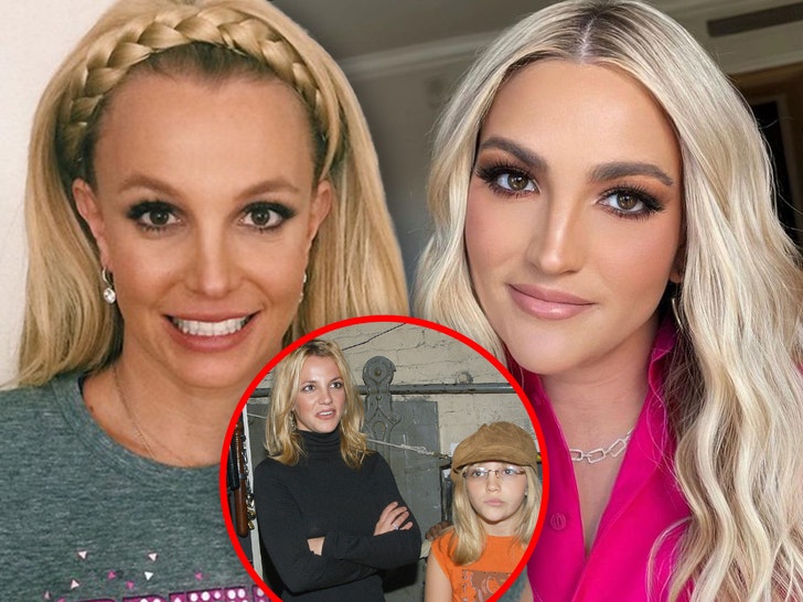Britney Spears Shares Throwback Pic of Jamie Lynn, Crops Out Mother Lynne