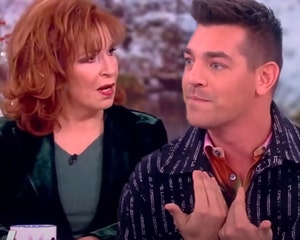 Writer Kicked Off Flight After Extreme Toilet Use