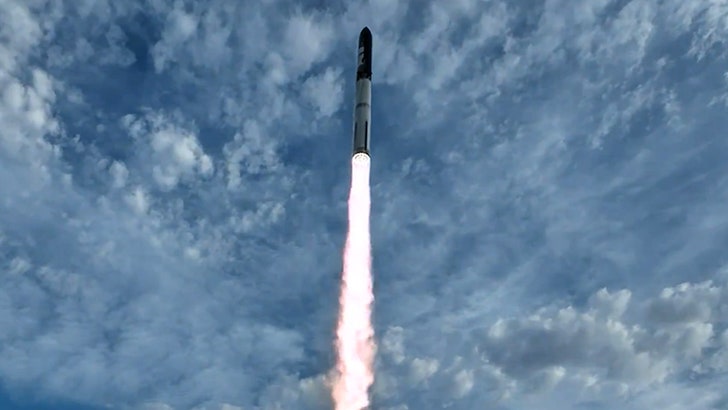 SpaceX Launches Tremendous Heavy Starship Rocket Into Orbit on Third Try