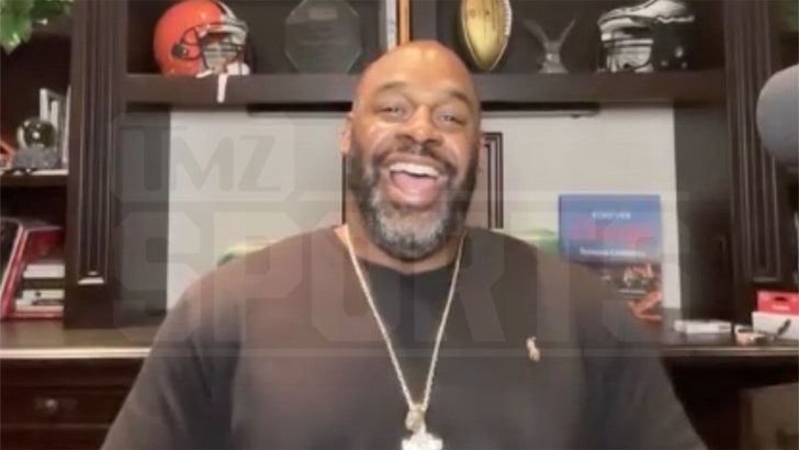 Donovan McNabb Praises Jason Kelce After Retirement, Corridor of Fame Profession!
