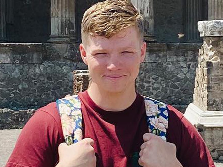 ‘Sister Wives’ Star Janelle Brown’s Son Garrison Lifeless at 25, Obvious Suicide