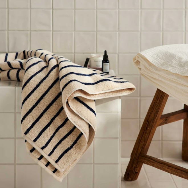 Get Your Home Guest-Ready With Black Friday Deals on Luxury Towels