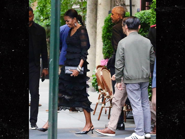 Barack and Michelle Obama Noticed Collectively at NYC Resort
