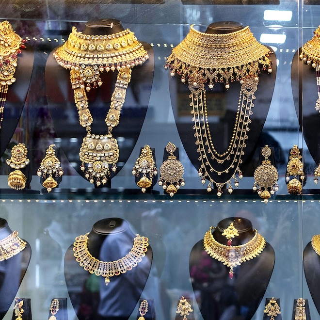 7 Men Charged in $100 Million Jewelry Heist, Largest in U.S. History