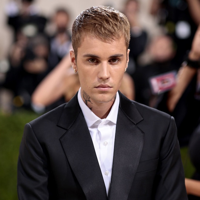 Justin Bieber Trolls Haters Over “Standing on Business” Paparazzi Clip