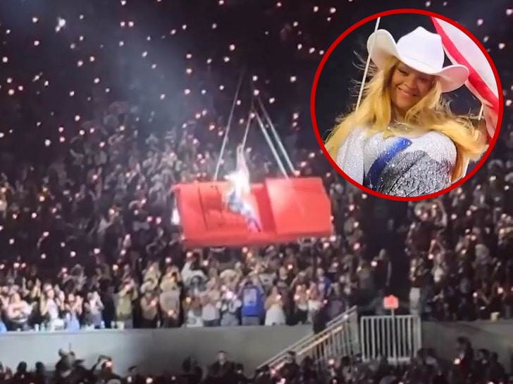 Beyoncé Experiences Scary State of affairs Throughout Texas Live performance, on Video