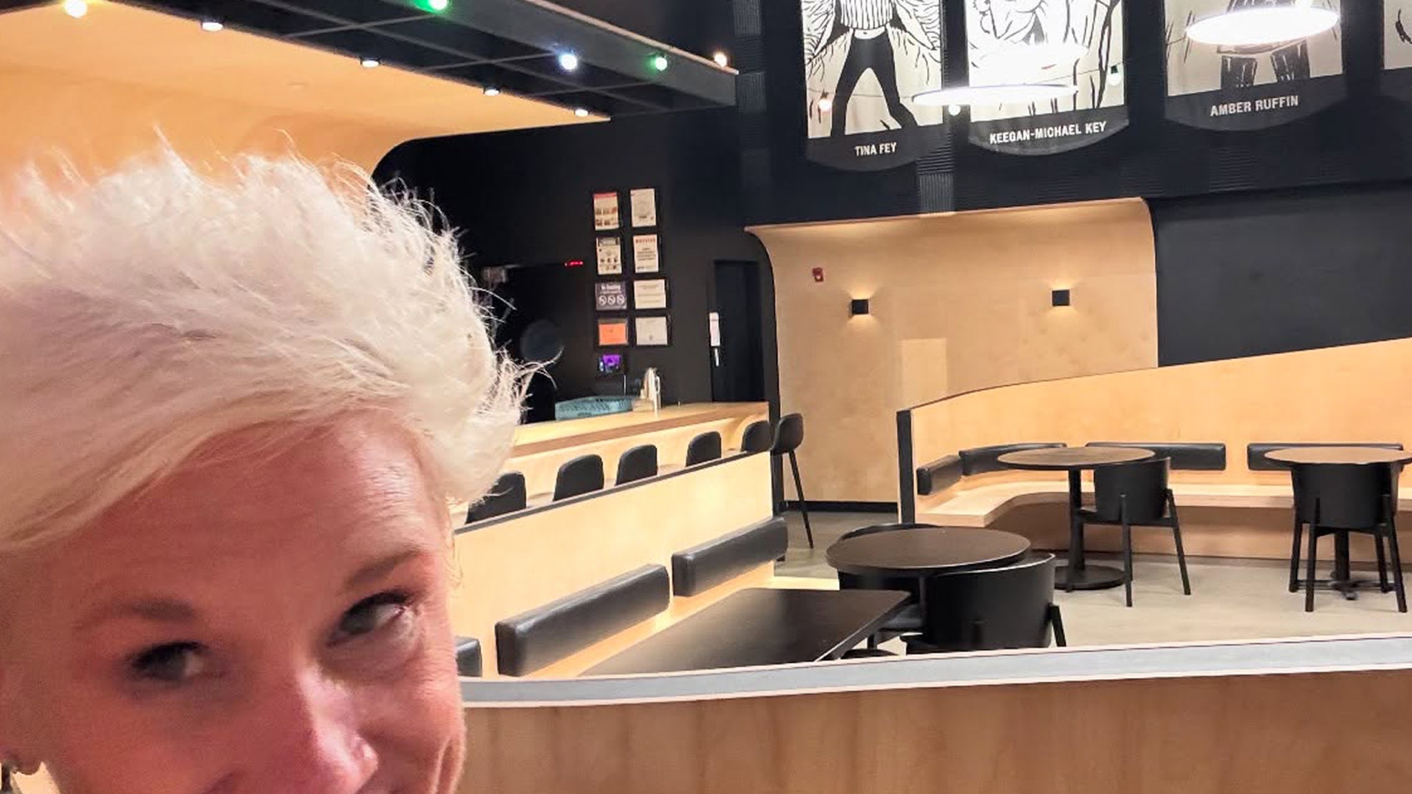 Anne Burrell Carried out in Improv Present the Night time Earlier than Sudden Dying: Reviews
