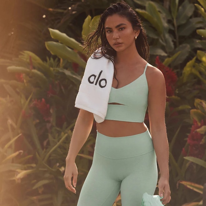 Psst! Alo Yoga Quietly Put Airlift Leggings on Sale, Starting at $38