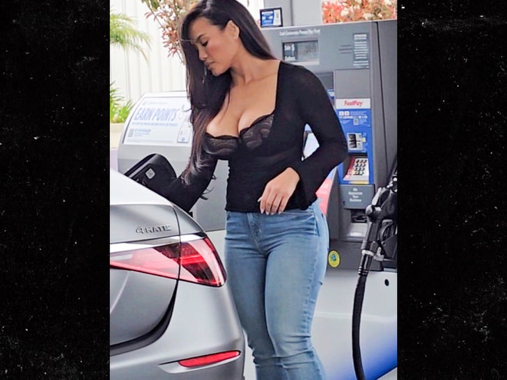 Diddy’s Ex Daphne Joy Looks Incredible While Pumping Gas
