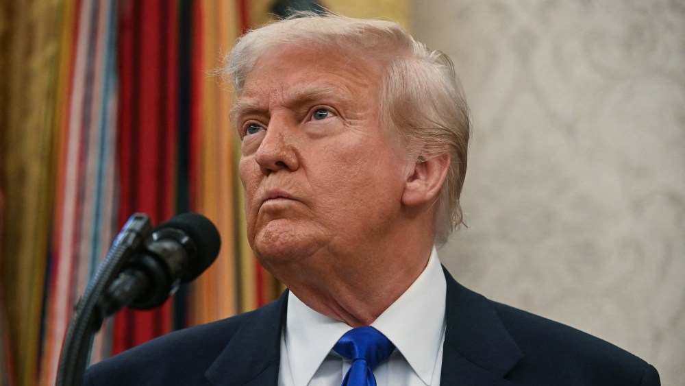 Trump Threatens to Sue CNN, NYT Over Iran Bombing Intelligence Reviews