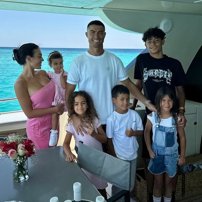 Have a Ball Getting to Know Cristiano Ronaldo’s Girlfriend and 5 Kids