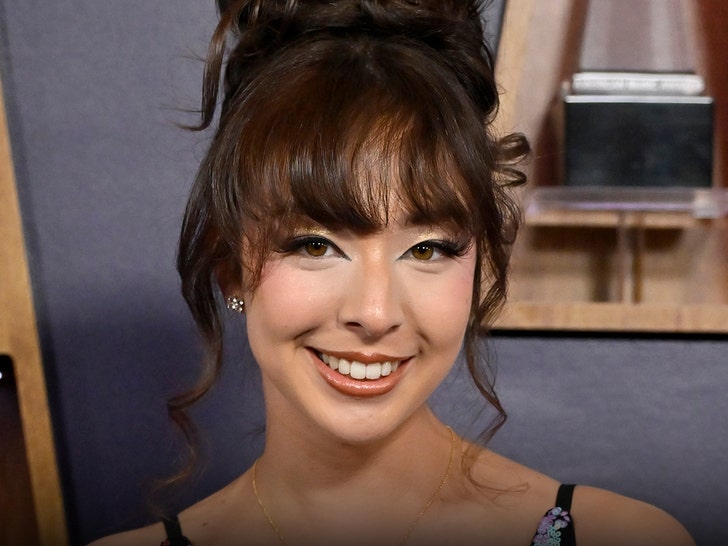 ‘Fashionable Household’ Star Aubrey Anderson-Emmons Proudly Comes Out as Bisexual