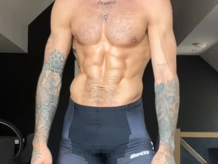 Guess The ‘Love Island’ Star Flashing His Rock-Onerous Abs