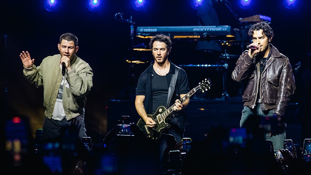Jonas Brothers Cancel and Change Six Stadium Live shows