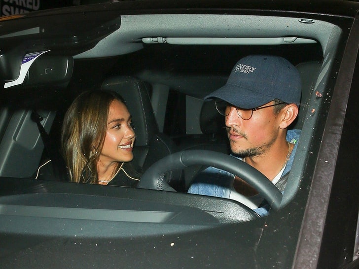 Jessica Alba Seems Smitten on Date Night time With New BF Danny Ramirez