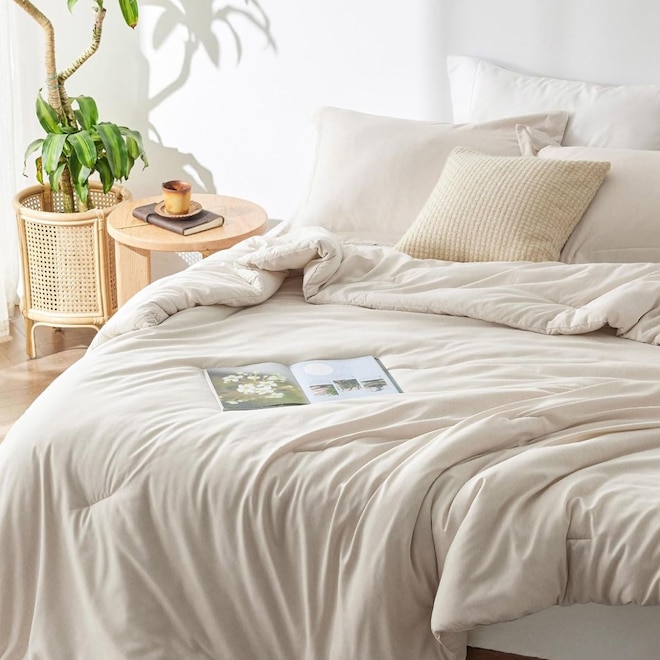 Dreamy 50% off Early Labor Day Bedding Deals at Amazon