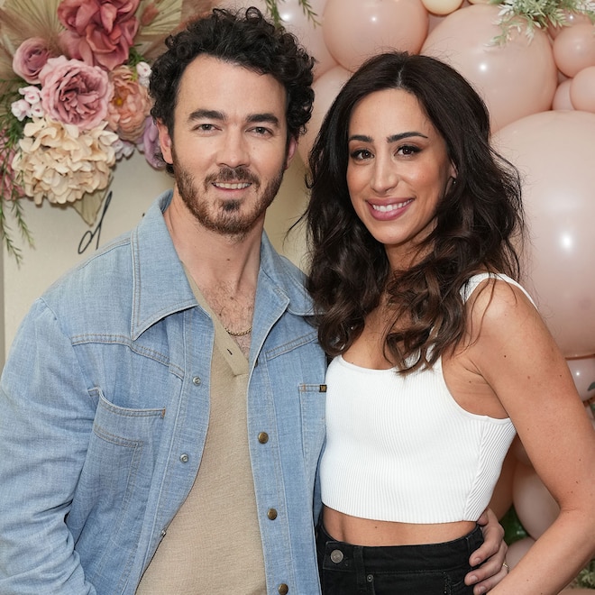 Kevin Jonas’ First Solo Performance Brings Danielle Jonas to Tears