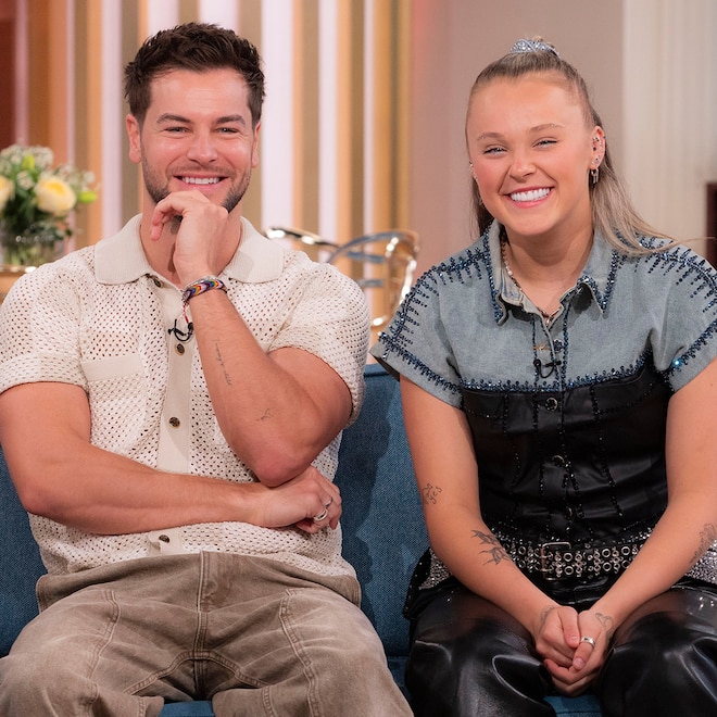 JoJo Siwa Bans Fan Selfies With Boyfriend Chris Hughes at Her Concert