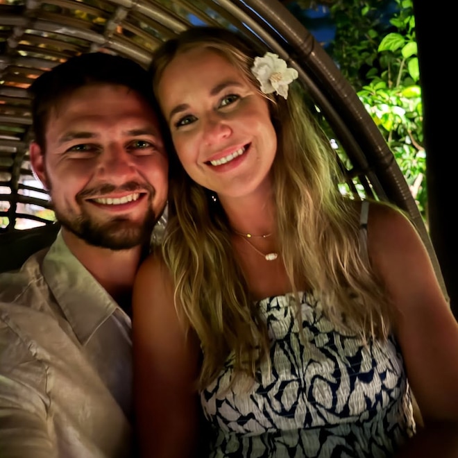 Pregnant Jana Duggar Shares Look at Rare Family Reunion