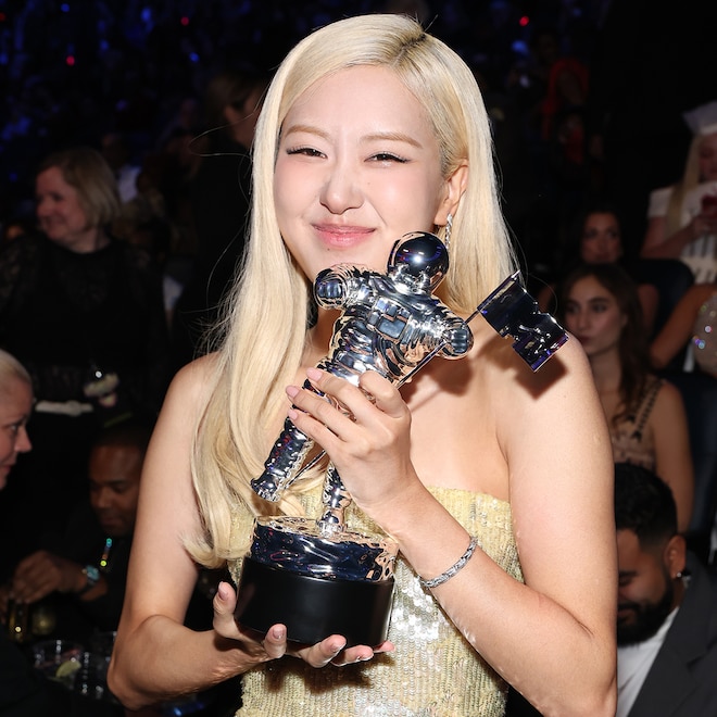 Blackpink’s Rosé Shares Her Therapist’s Advice in Touching VMAs Speech