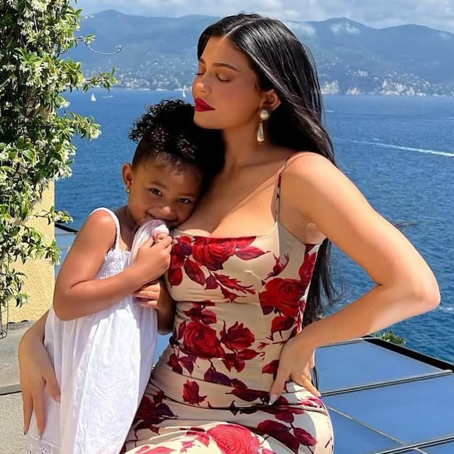 Kylie Jenner Reveals Daughter Stormi’s Blonde Wig Hair Transformation
