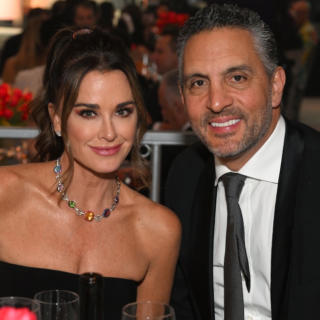 Kyle Richards, Mauricio Umansky Adorably Reunite at Daughter’s Wedding