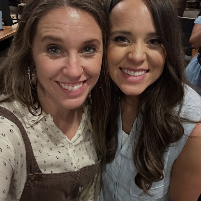 Jill Duggar, Jinger Duggar Reunite With Mom Michelle Duggar & Sisters