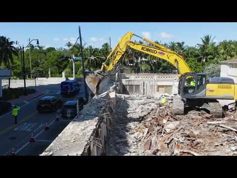 Watch This Building Disappear Before Your Eyes!