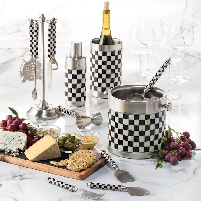 8 Chic Hostess Gifts for Your Next Holiday Party
