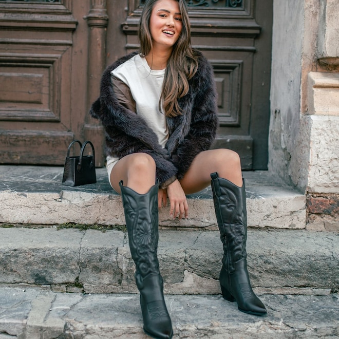 Trending Western Wear Christmas Gifts Every Cowgirl Will Love