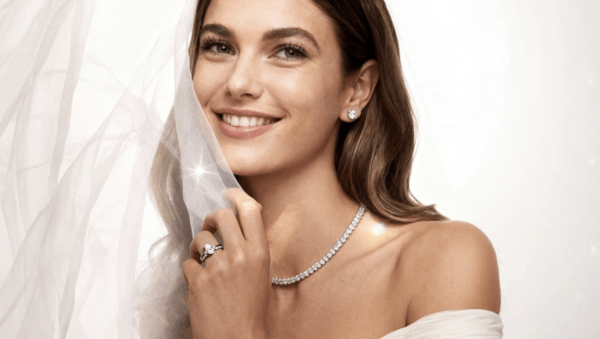 The Jewelry Trend Celebs Are Making Big for 2025 Holiday Gifting