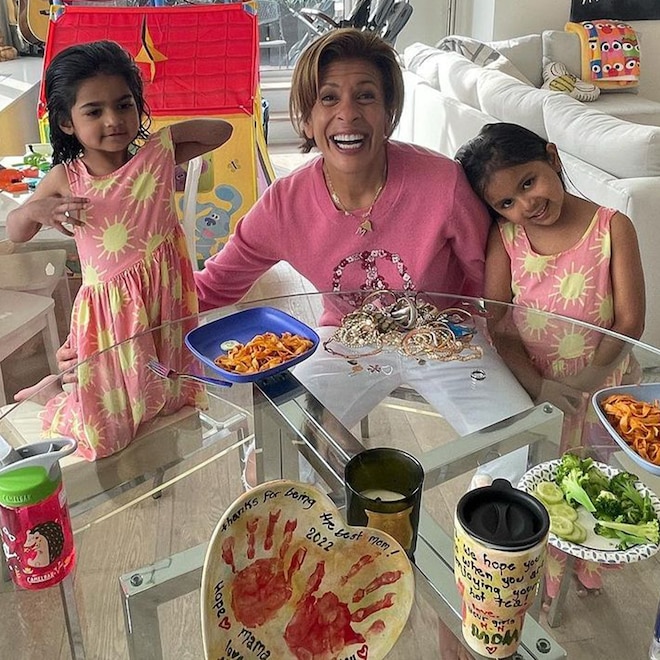 Hoda Kotb & Ex Joel Schiffman Reunite for Christmas with Daughters