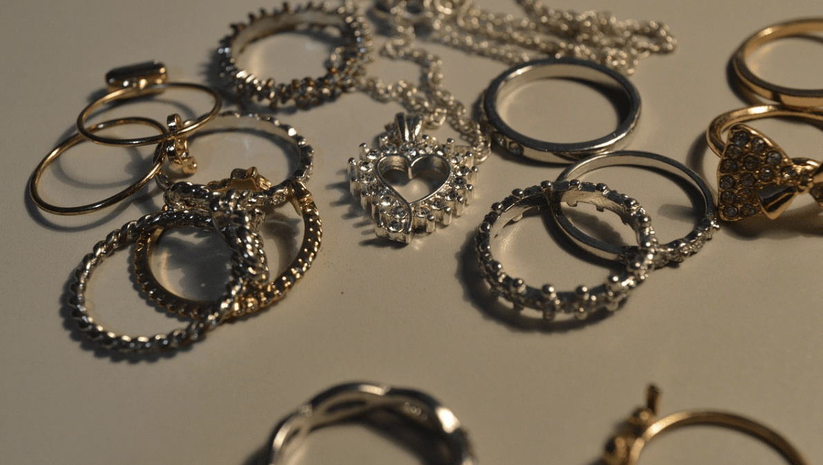 Initial Necklaces and the Rise of Personalized Jewelry in Modern Fashion