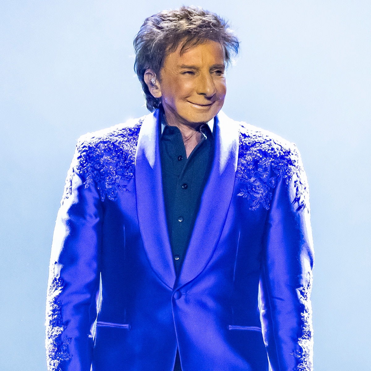 Barry Manilow Cancels Tour Dates Amid Lung Cancer Diagnosis