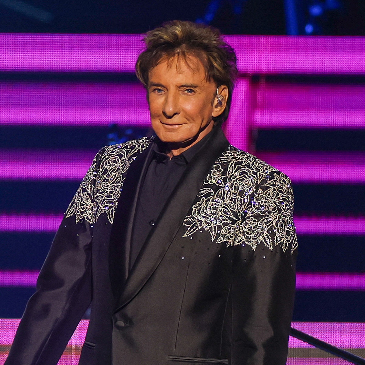 Barry Manilow Shares He’s Cancer Free After “Nightmare” ICU Stay
