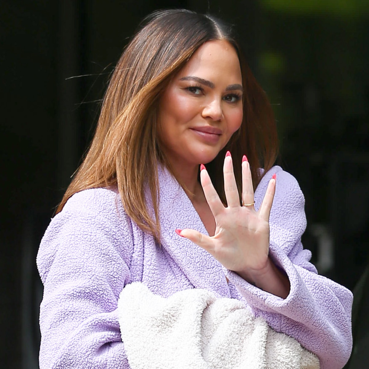 Chrissy Teigen’s Blunt Bob Haircut Will Inspire Your Spring Look