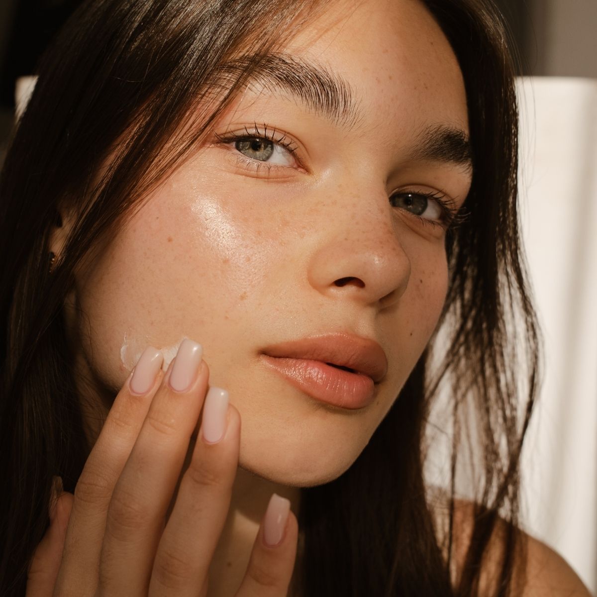 Mineral vs. Chemical Sunscreen: A Derm Breaks Down the Difference