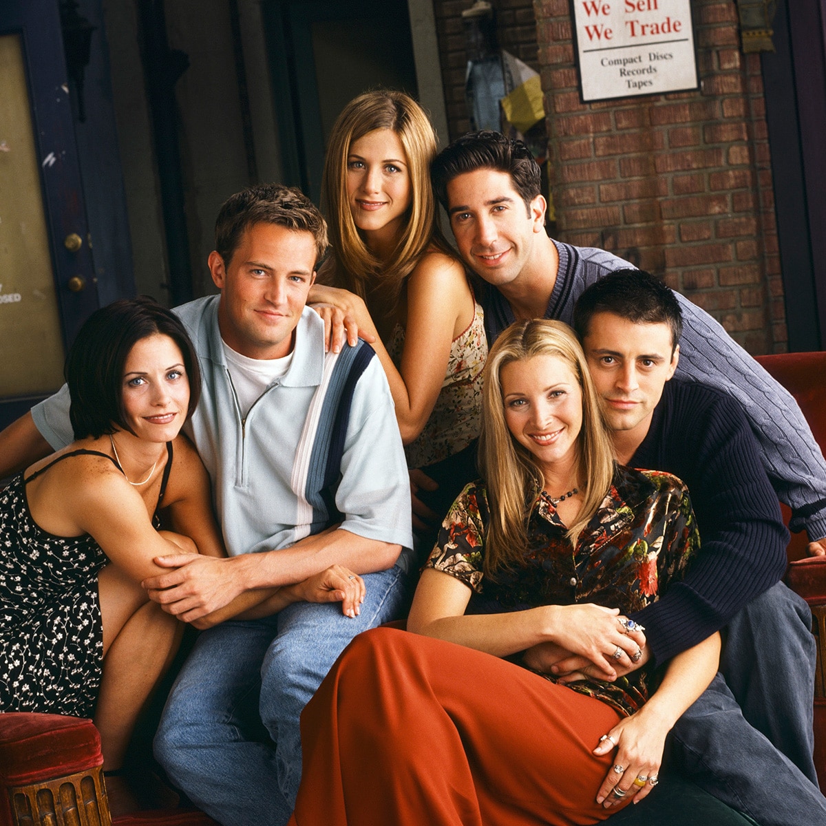 Lisa Kudrow Details Allegedly “Brutal” Behavior of Friends Writers