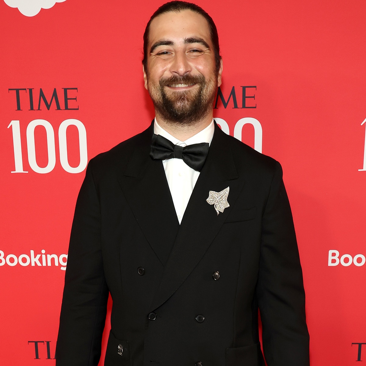 Noah Kahan Reveals He Goes Full “Hannah Montana Mode” to Stay Grounded