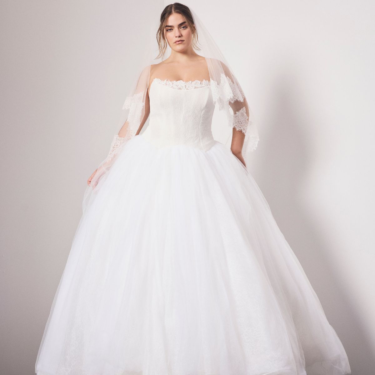 David’s Bridal & Vera Wang Propose Luxury Bridal Style for Less