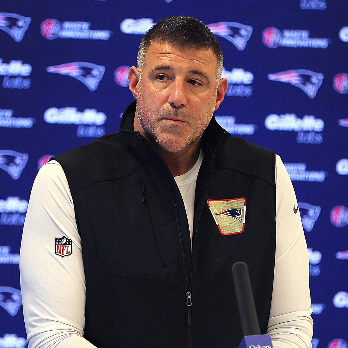 Patriots’ Mike Vrabel Seeking Counseling After Dianna Russini Scandal