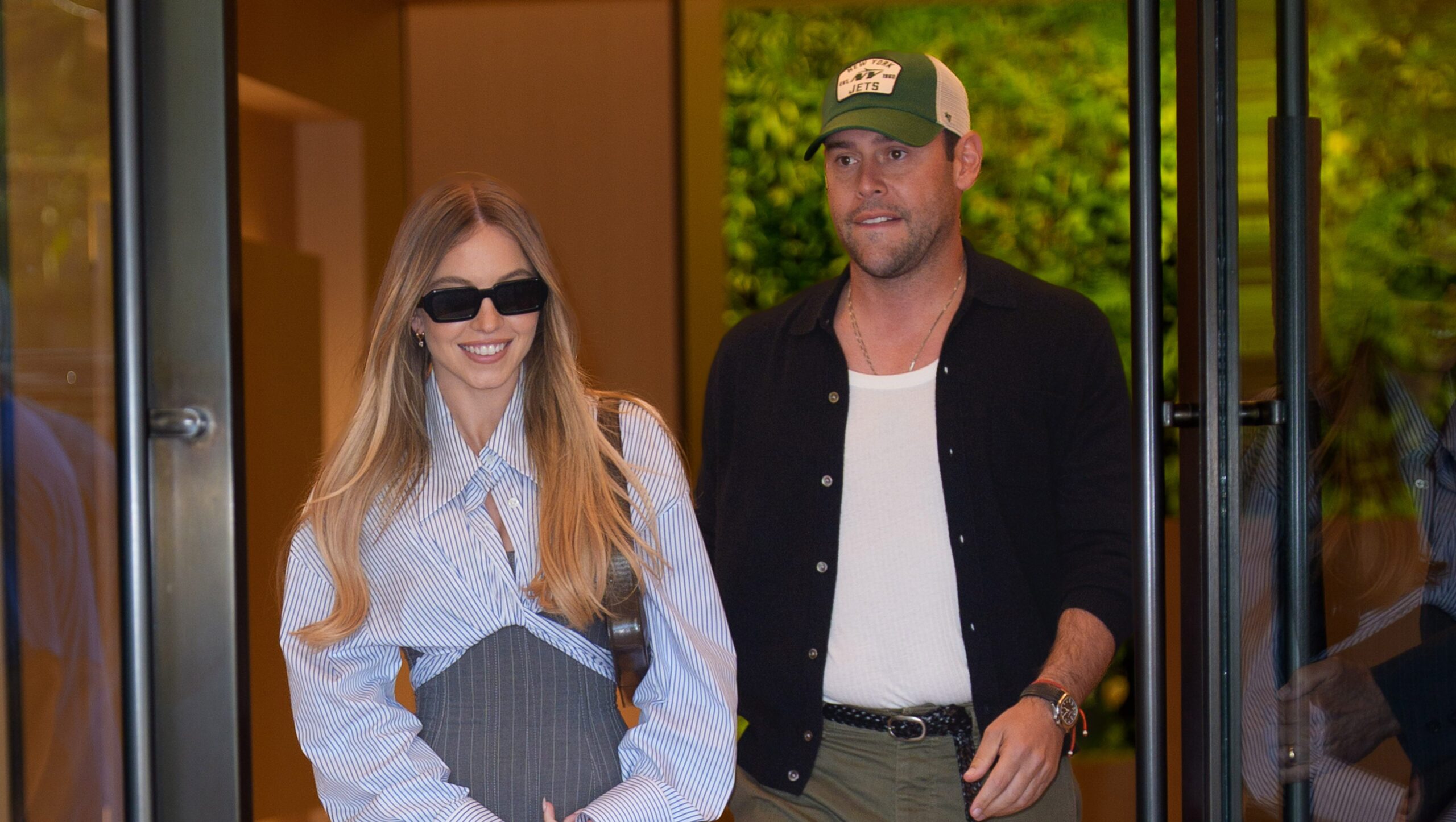 Sydney Sweeney & Scooter Braun’s Australian PDA Clip Isn’t What You Think It Is