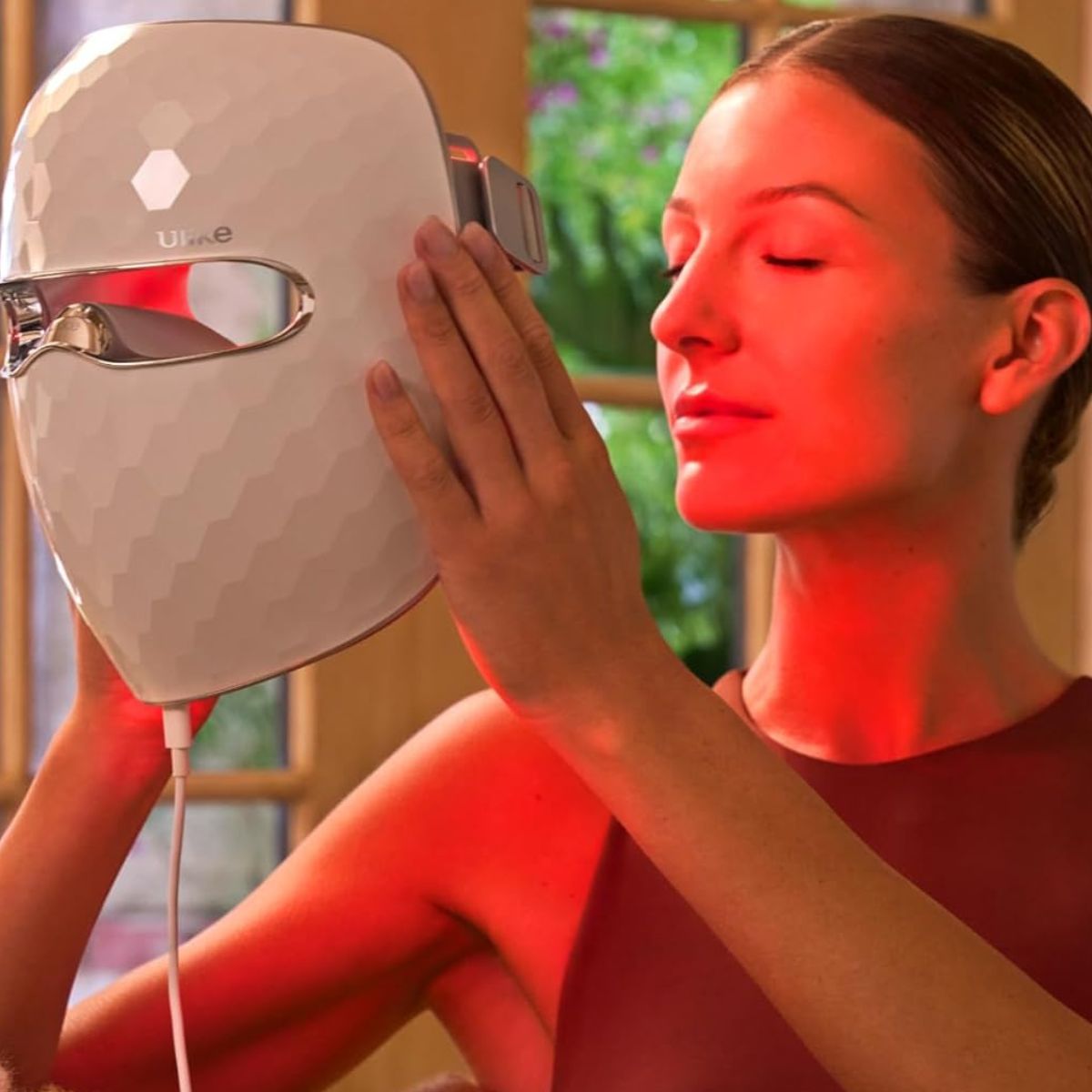 Dermatologists on the On-Sale Red Light Face Masks That Actually Work