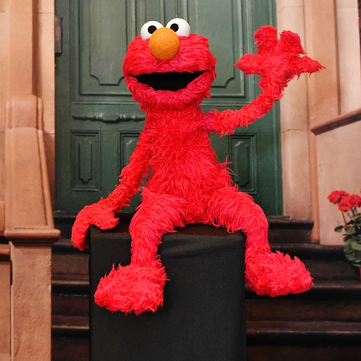 Sesame Street’s Elmo Reacts to Being Bullied for New York Knicks Tweet