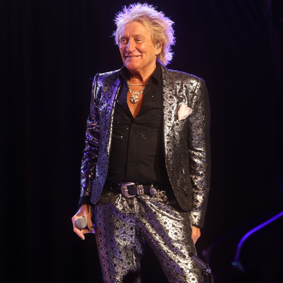 Rod Stewart Halts Utah Concert for Oxygen Amid Health Struggles
