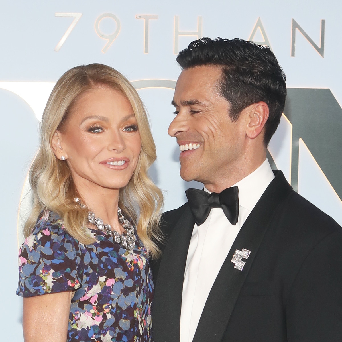 Kelly Ripa Reveals One Regret From Vegas Wedding With Mark Consuelos